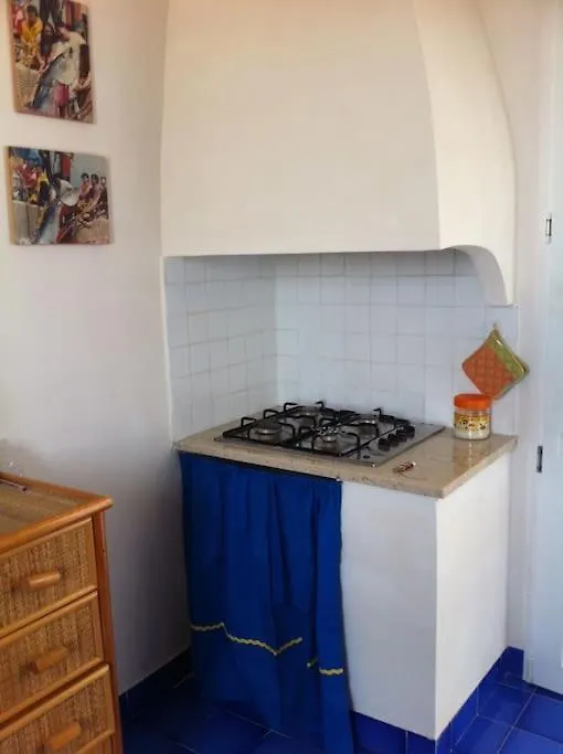 Il Cubo, Monovano Col Mare Su Tre Fronti. Favignana