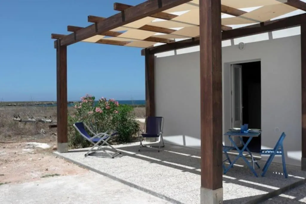 Il Cubo, Monovano Col Mare Su Tre Fronti. Favignana Italy